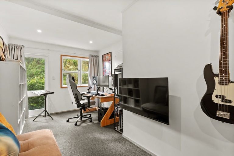 Photo of property in 57 Rona Street, Eastbourne, Lower Hutt, 5013