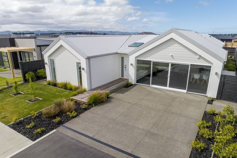 Photo of property in 46 Finstock Way, Rolleston, 7614