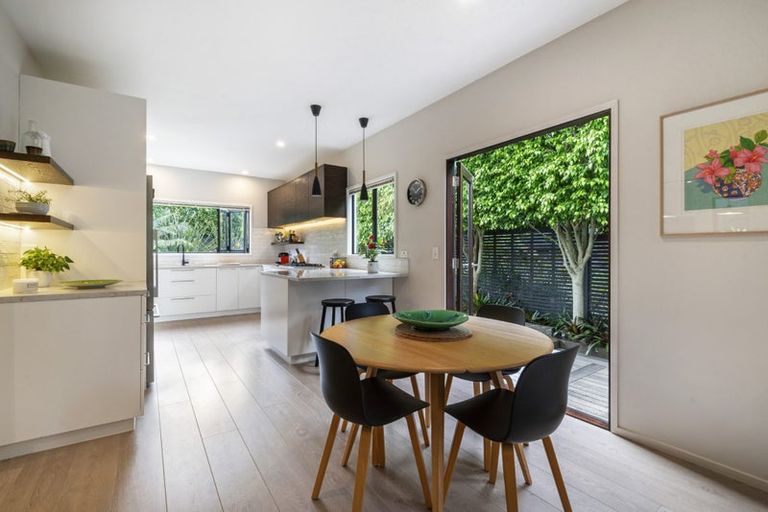 Photo of property in 23a Peter Terrace, Castor Bay, Auckland, 0620