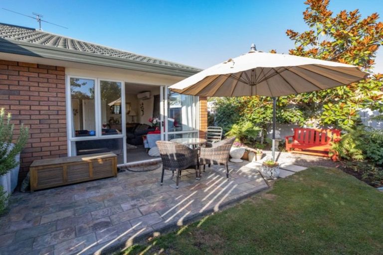 Photo of property in 4 Daniels Road, Redwood, Christchurch, 8051