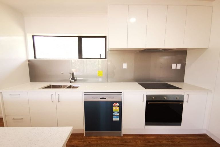 Photo of property in 124d Rosier Road, Glen Eden, Auckland, 0602