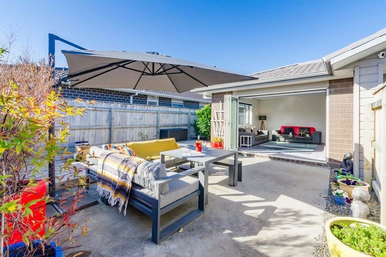 Photo of property in 37 San Priamo Place, Paraparaumu Beach, Paraparaumu, 5032