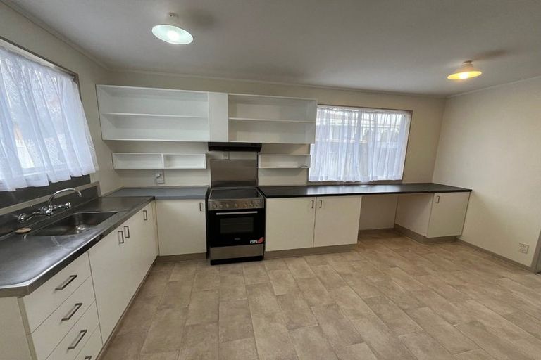 Photo of property in 220 Waitemata Drive, Ranui, Auckland, 0612