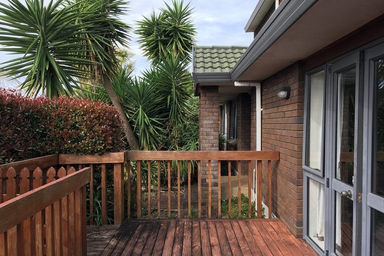 Photo of property in 95 Seaview Road, Glenfield, Auckland, 0629