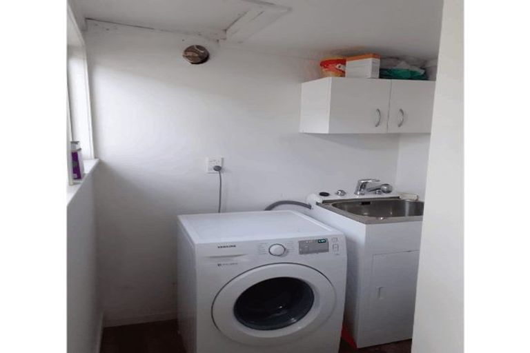 Photo of property in 2 Torless Terrace, Thorndon, Wellington, 6011