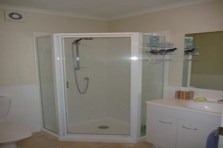 Photo of property in 22 Catrina Avenue, Birkenhead, Auckland, 0626