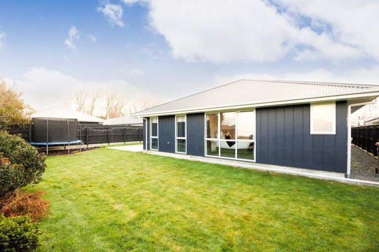 Photo of property in 9 Ivy Lane, Kelvin Grove, Palmerston North, 4414