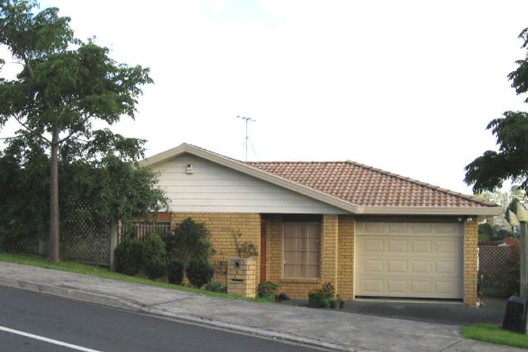 Photo of property in 7 Marbella Drive, Massey, Auckland, 0614