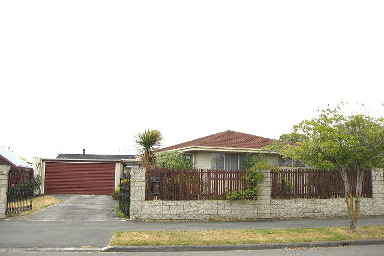 Photo of property in 9 Glen Place, Parklands, Christchurch, 8083