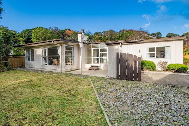 Photo of property in 3 Silverbirch Grove, Churton Park, Wellington, 6037
