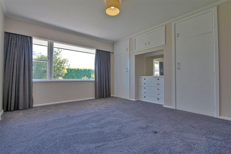 Photo of property in 16a Howard Road, Taradale, Napier, 4112
