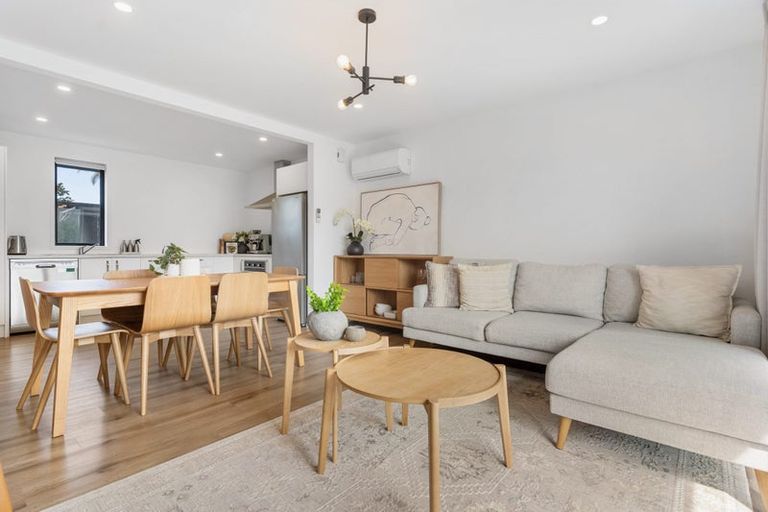 Photo of property in 37 Cessna Crescent, Mangere, Auckland, 2022