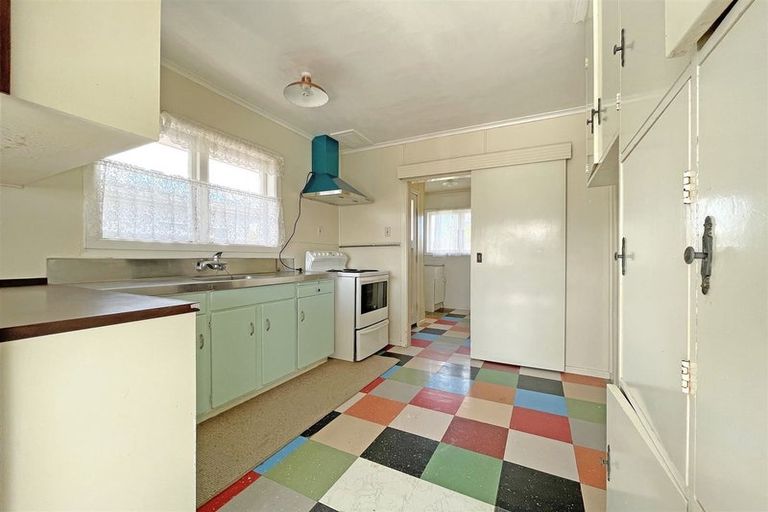 Photo of property in 75 Larnoch Road, Henderson, Auckland, 0610
