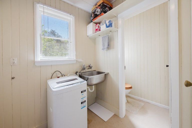 Photo of property in 18 Great North Road, Waipawa, 4210