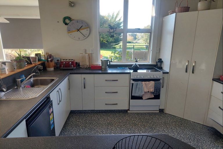 Photo of property in 2 Essex Street, Weston, Oamaru, 9401