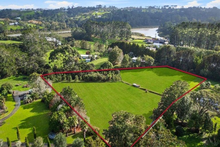 Photo of property in 112 Sanders Road, Paremoremo, Auckland, 0793