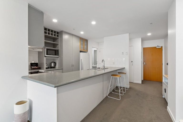 Photo of property in 12 Maunganui Road, Mount Maunganui, 3116