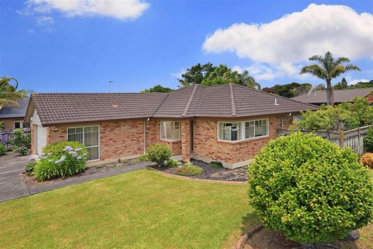 Photo of property in 10 Hillwell Drive, Henderson, Auckland, 0612