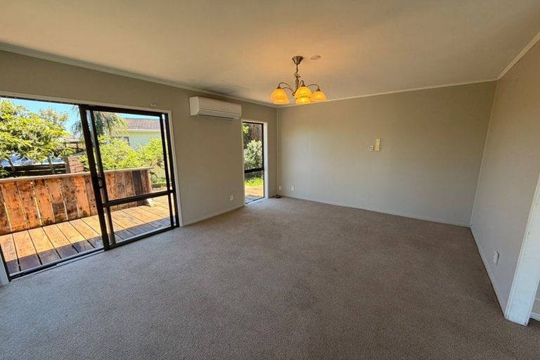 Photo of property in 8 Le Havre Place, Takanini, 2112