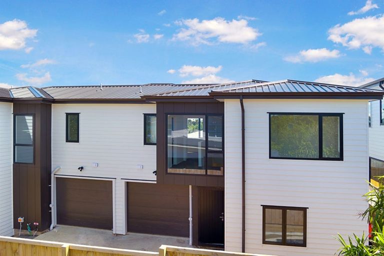 Photo of property in 3c Cobham Crescent, Kelston, Auckland, 0602