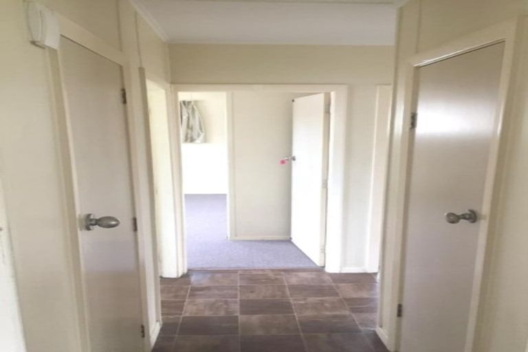 Photo of property in 10/24 Pomaria Road, Henderson, Auckland, 0610