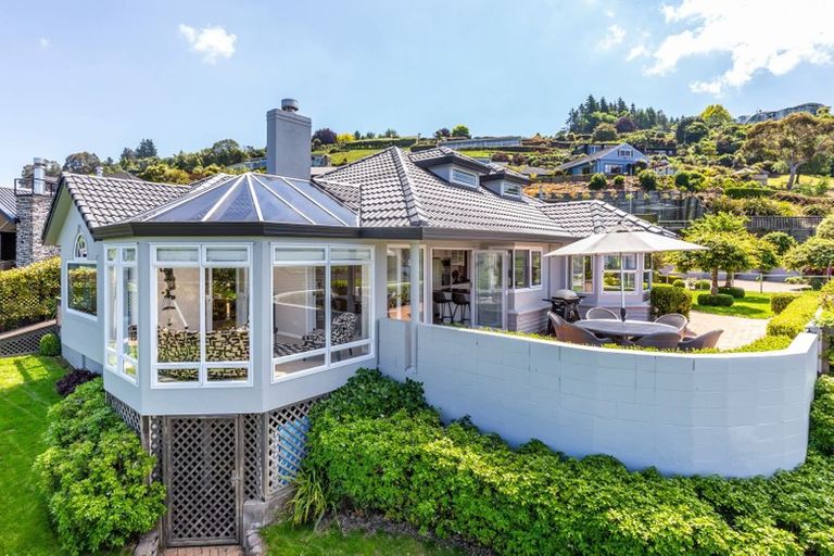 Photo of property in 2 Krissell Place, Acacia Bay, Taupo, 3330