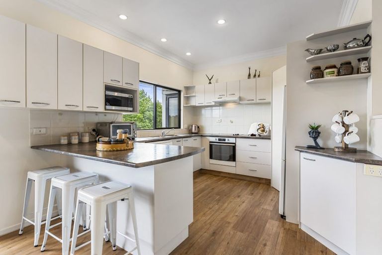 Photo of property in 7 Jubaea Place, Henderson, Auckland, 0610