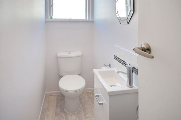 Photo of property in 52 Inwoods Road, Parklands, Christchurch, 8083