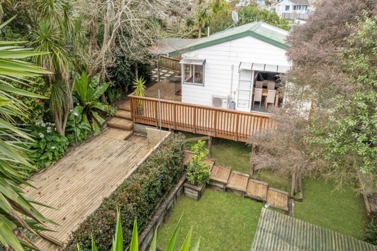 Photo of property in 23 Imperial Place, Henderson, Auckland, 0612