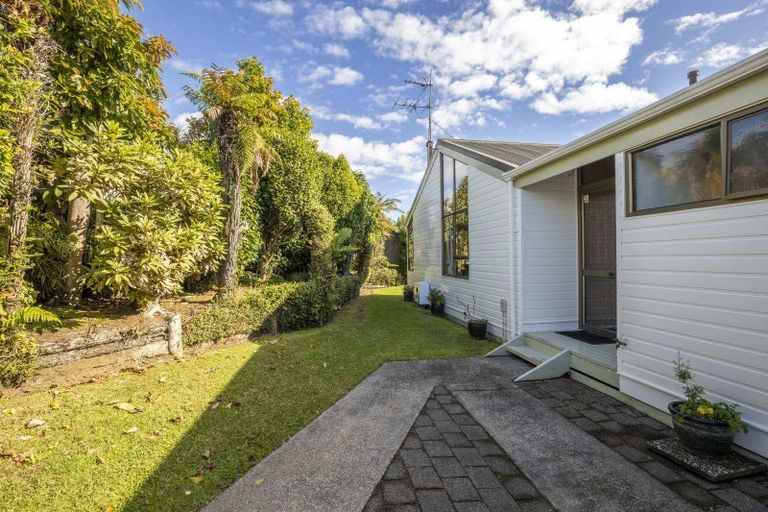 Photo of property in 19 Caledonia Place, Highlands Park, New Plymouth, 4312