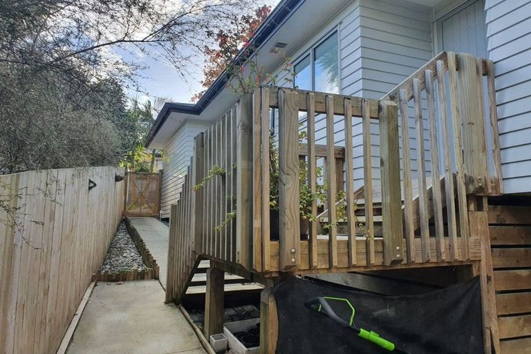 Photo of property in 60b Cyclarama Crescent, Massey, Auckland, 0614