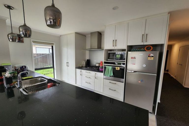 Photo of property in 10 Passchendaele Grove, Trentham, Upper Hutt, 5018