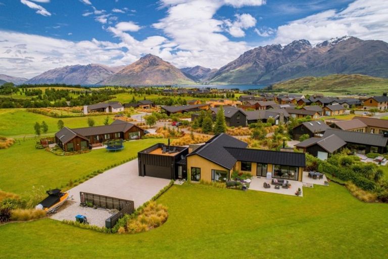Photo of property in 44 Mckellar Drive, Jacks Point, Queenstown, 9371