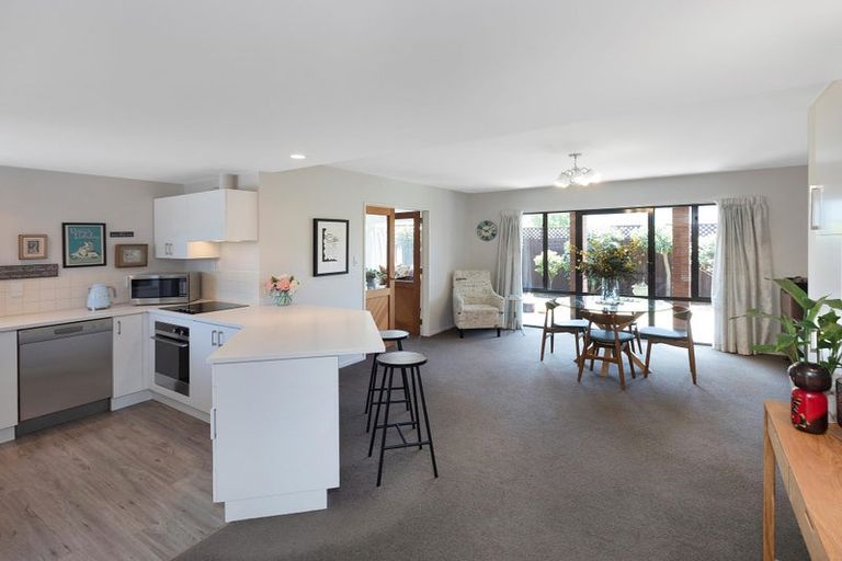 Photo of property in 16 Coniston Avenue, Ilam, Christchurch, 8041