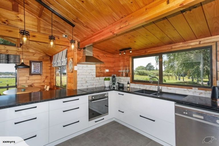 Photo of property in 42 Karioitahi Road, Waiuku, 2683