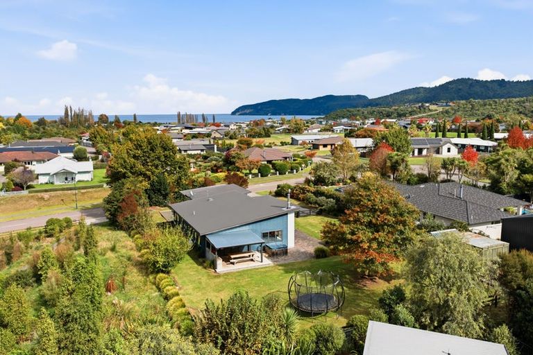 Photo of property in 92 Lisland Drive, Kinloch, Taupo, 3377