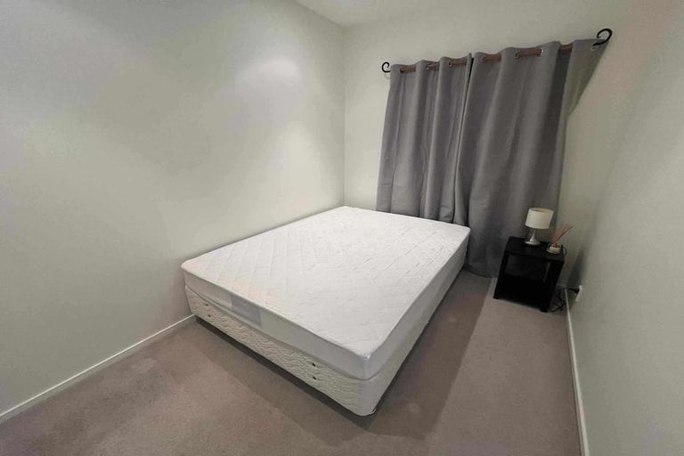 Photo of property in Stadium Garden Flats, 309/107 Thorndon Quay, Pipitea, Wellington, 6011