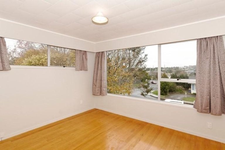 Photo of property in 19 Helleur Road, Massey, Auckland, 0614
