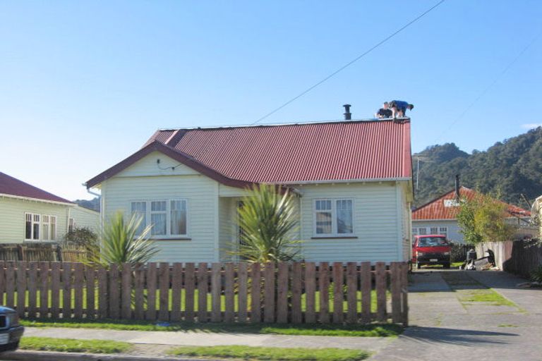 Photo of property in 75 Ward Street, Cobden, Greymouth, 7802