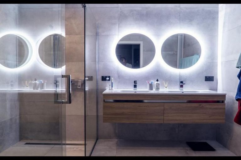 Photo of property in 5 Te Ara Karoiroa Road, Hurford, New Plymouth, 4374