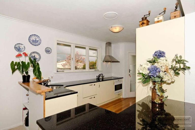 Photo of property in 81 Gloria Avenue, Te Atatu Peninsula, Auckland, 0610