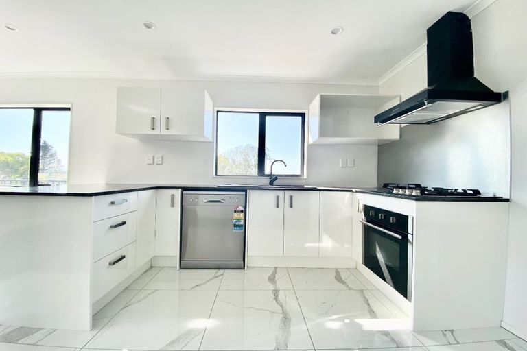 Photo of property in 547 Massey Road, Mangere, Auckland, 2022