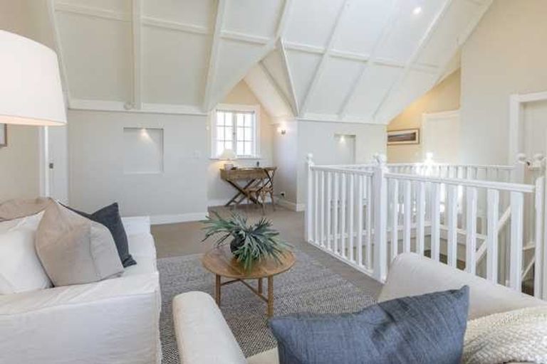 Photo of property in 155 Durham Drive, Havelock North, 4130