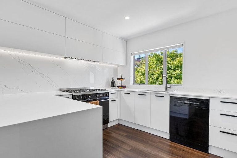 Photo of property in 61a Cashmere Road, Cashmere, Christchurch, 8022
