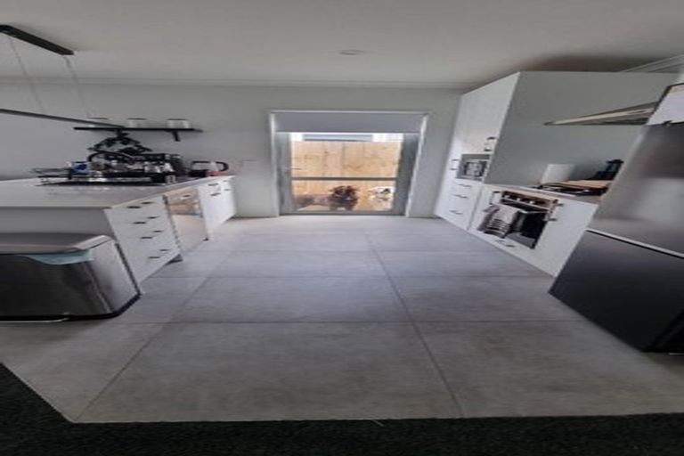 Photo of property in 21 Kutukutu Street, Takanini, 2112