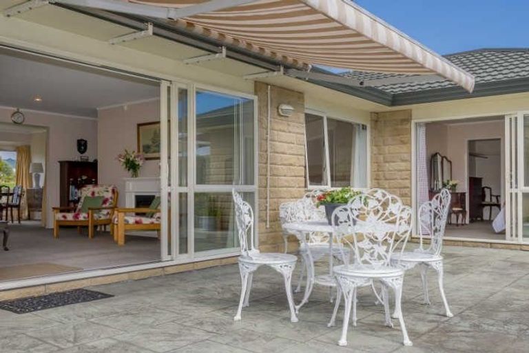 Photo of property in 24 Sunburst Court, Paraparaumu Beach, Paraparaumu, 5032