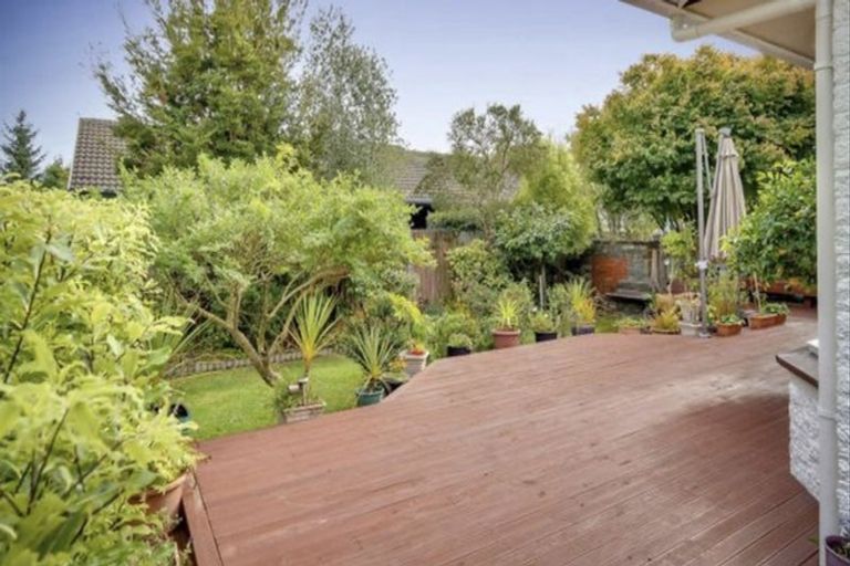 Photo of property in 57 Kent Lodge Avenue, Avonhead, Christchurch, 8042