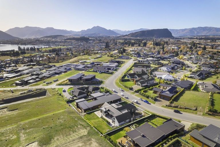 Photo of property in 5 Ruby Ridge, Wanaka, 9305