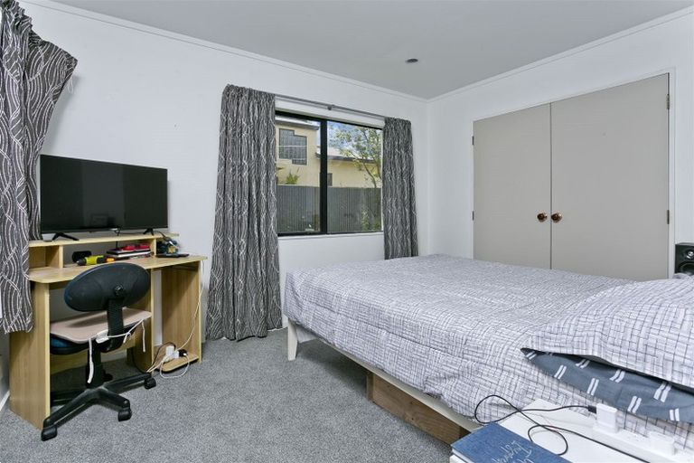 Photo of property in 1/15 Ocean View Road, Hillcrest, Auckland, 0627
