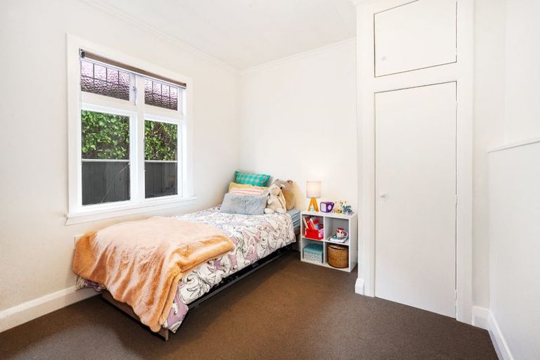 Photo of property in 35 Strathavon Road, Miramar, Wellington, 6022